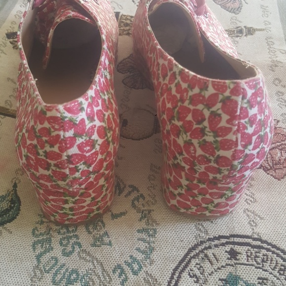 Strawberry pattern 🍓🍓 - Picture 4 of 5